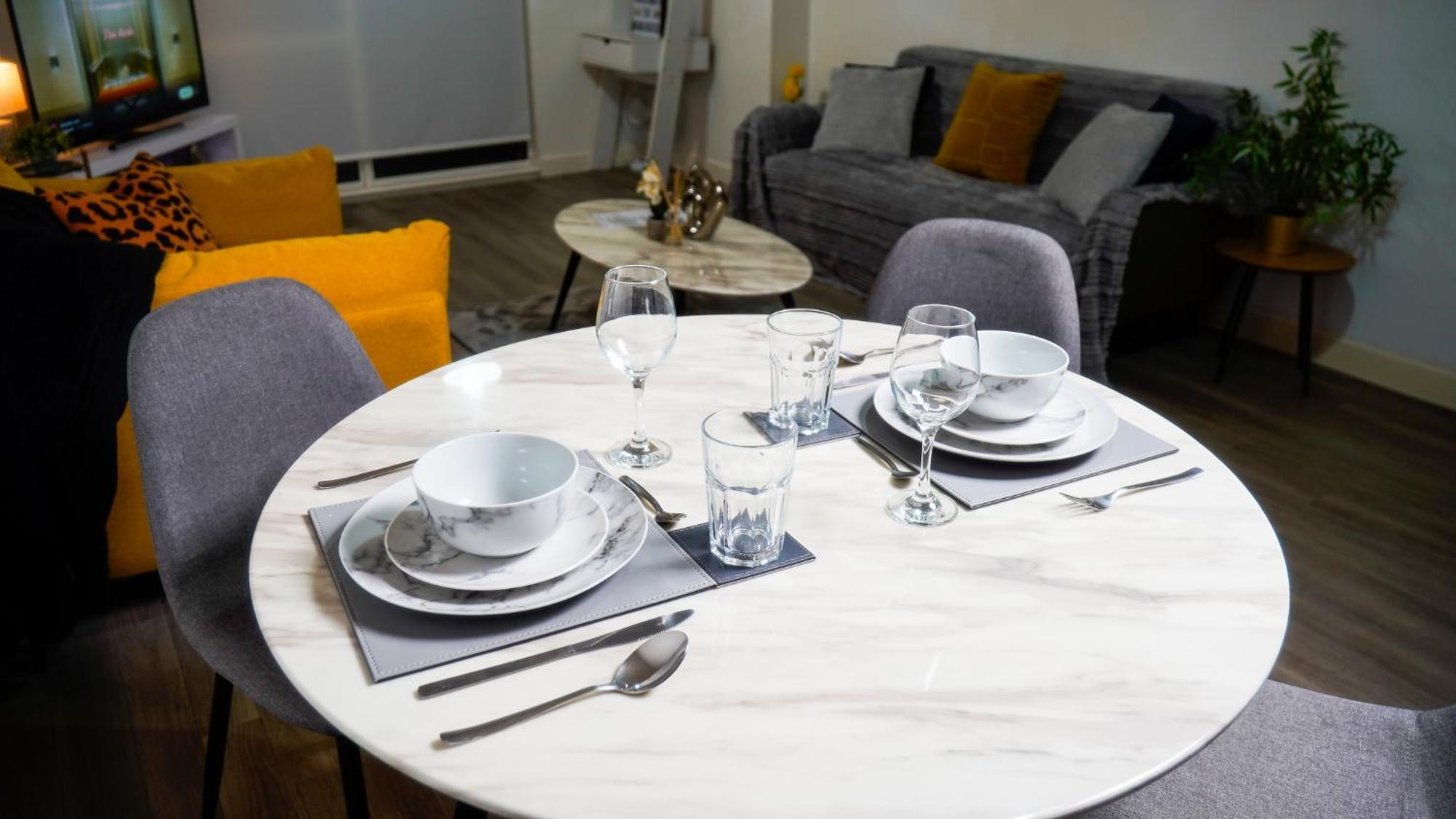 Manchester City Centre Apt With Balcony & Free Parking - Including Free 1-Hour Early Check-In For Bookings In June, Justeat Voucher For 2-Night Stays Minimum! Exterior foto