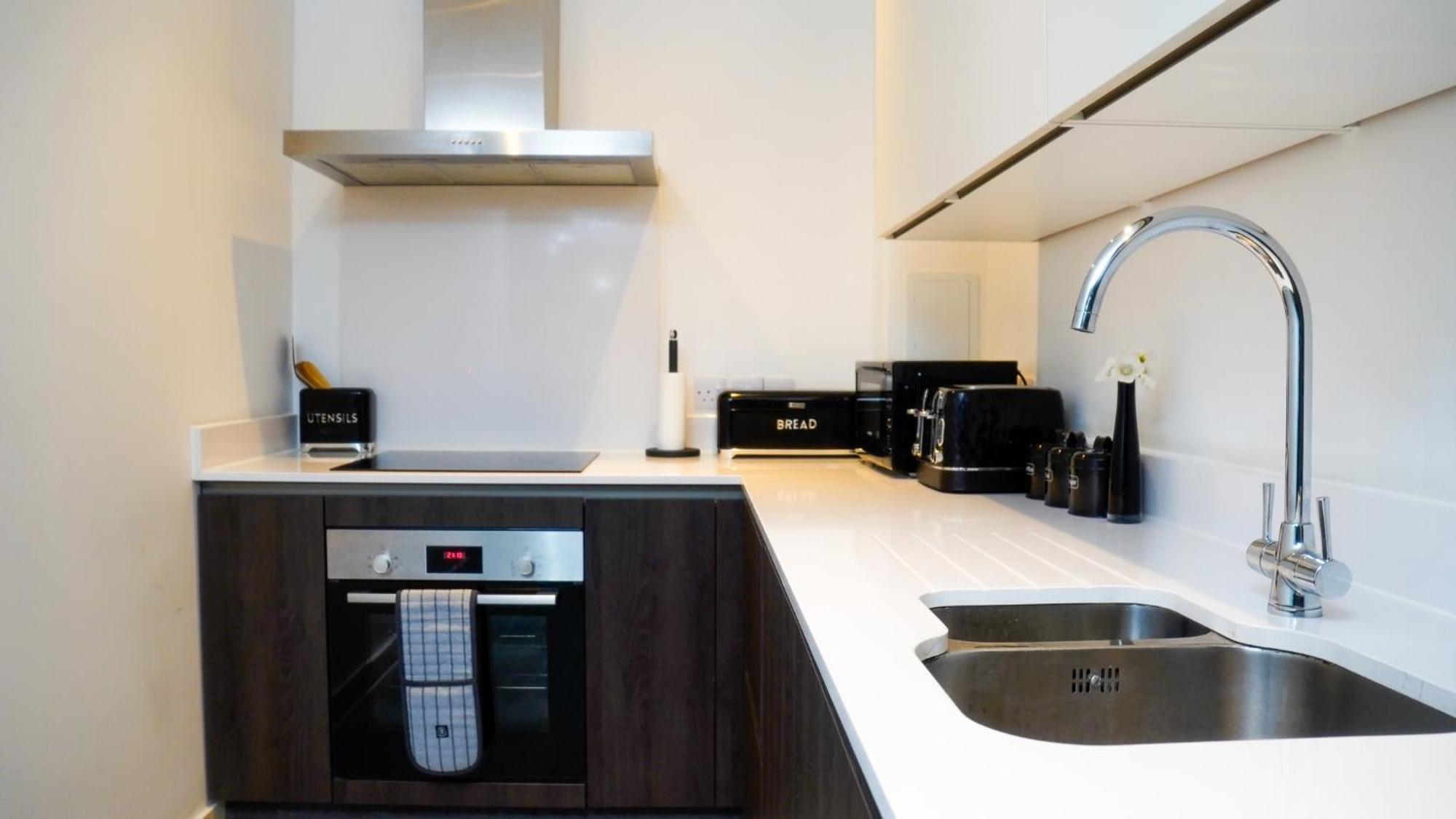 Manchester City Centre Apt With Balcony & Free Parking - Including Free 1-Hour Early Check-In For Bookings In June, Justeat Voucher For 2-Night Stays Minimum! Exterior foto