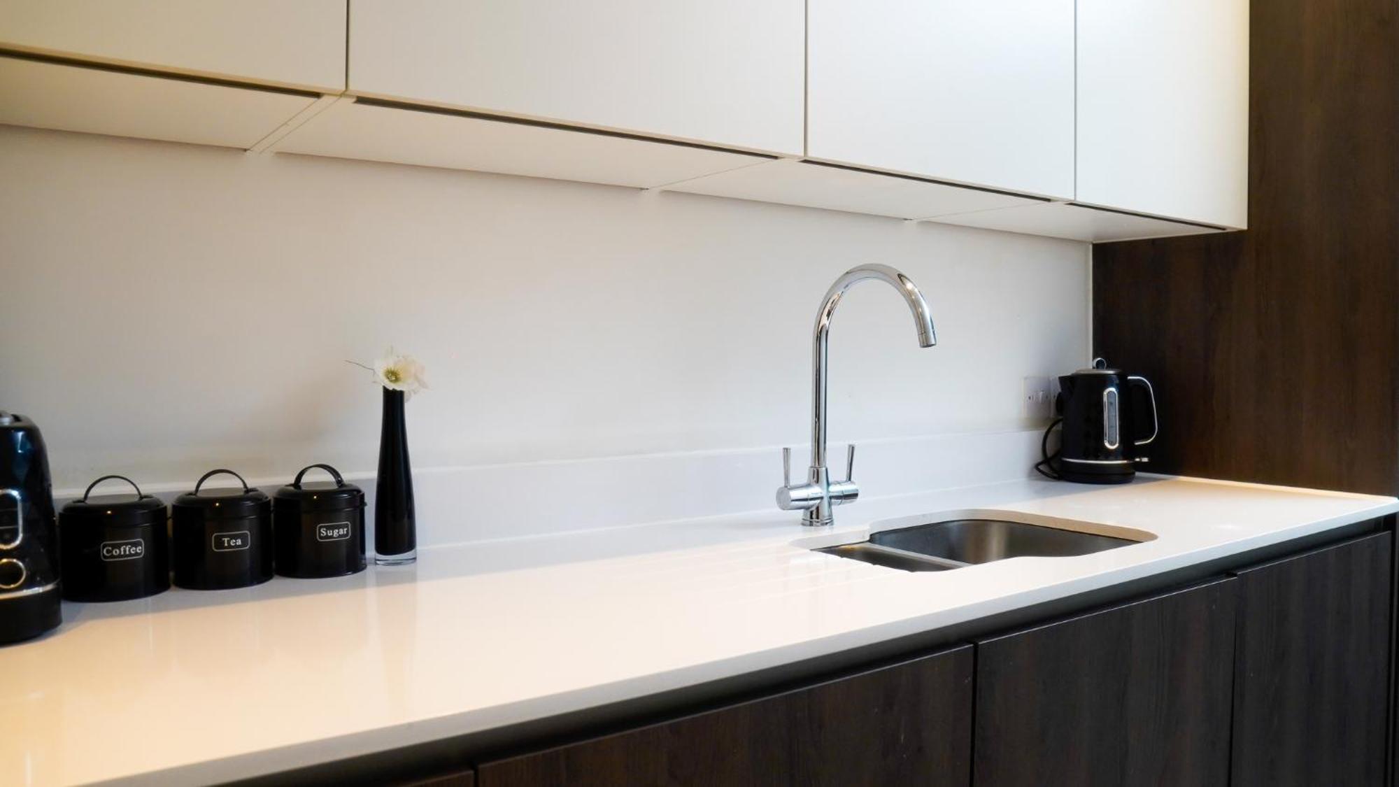 Manchester City Centre Apt With Balcony & Free Parking - Including Free 1-Hour Early Check-In For Bookings In June, Justeat Voucher For 2-Night Stays Minimum! Exterior foto