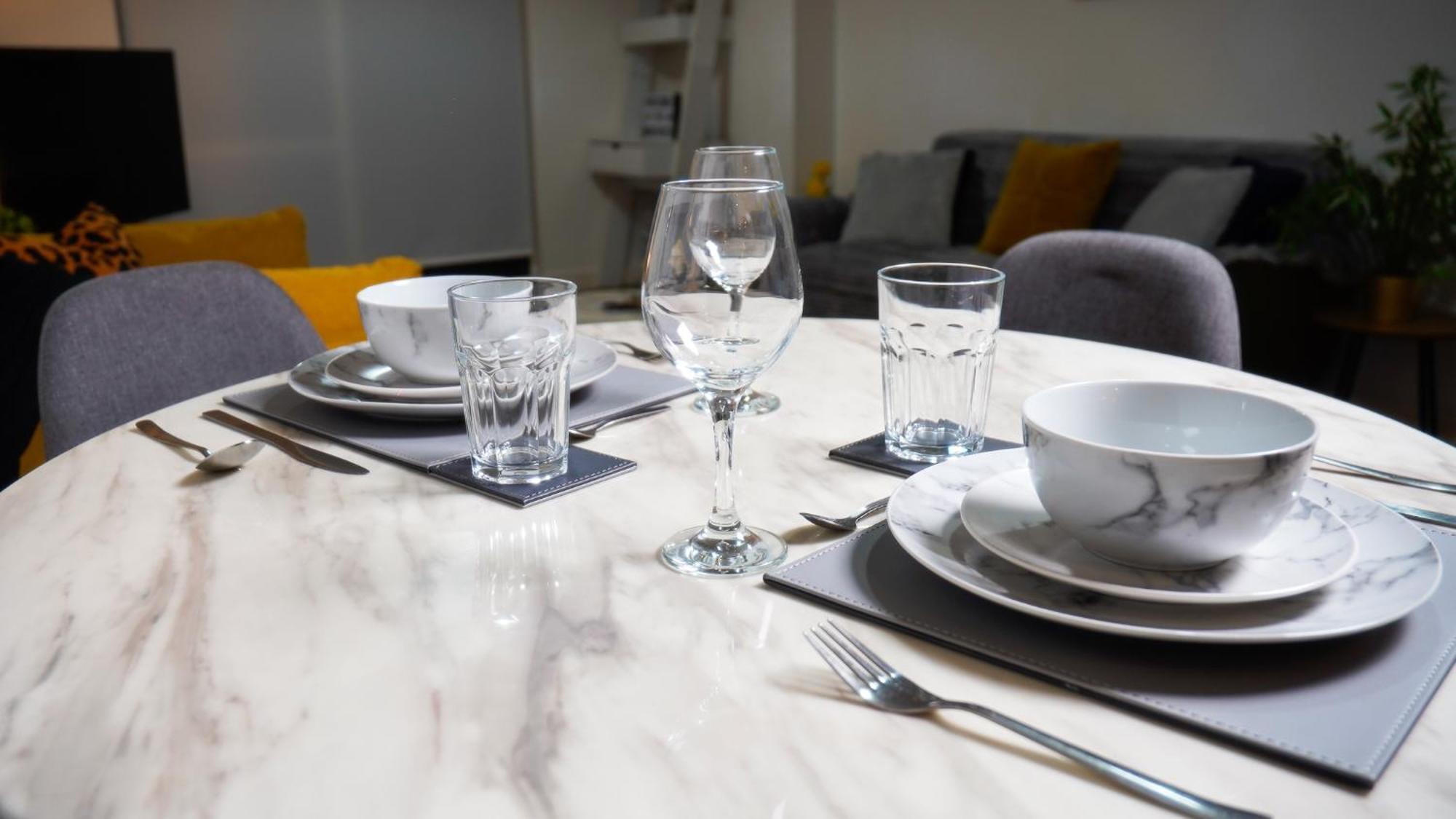 Manchester City Centre Apt With Balcony & Free Parking - Including Free 1-Hour Early Check-In For Bookings In June, Justeat Voucher For 2-Night Stays Minimum! Exterior foto