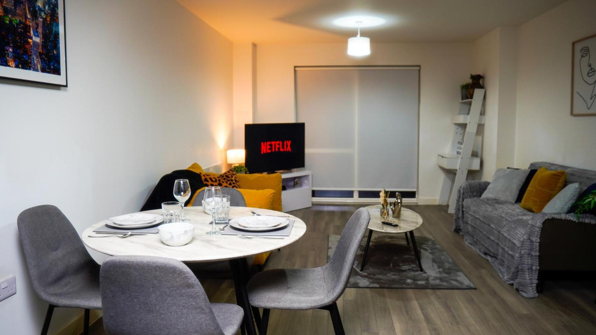 Manchester City Centre Apt With Balcony & Free Parking - Including Free 1-Hour Early Check-In For Bookings In June, Justeat Voucher For 2-Night Stays Minimum! Exterior foto
