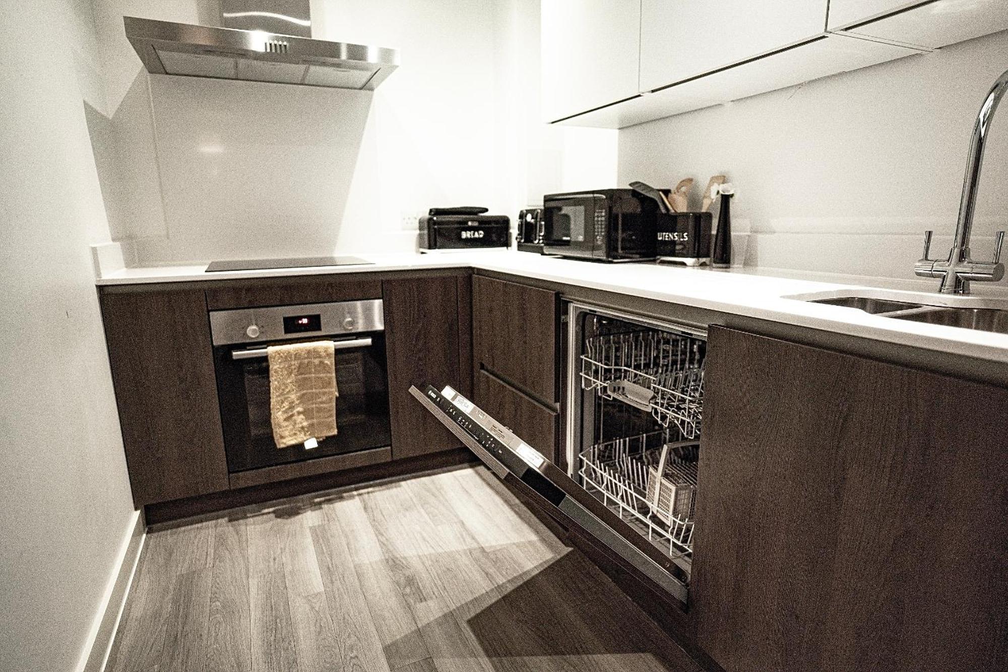 Manchester City Centre Apt With Balcony & Free Parking - Including Free 1-Hour Early Check-In For Bookings In June, Justeat Voucher For 2-Night Stays Minimum! Exterior foto